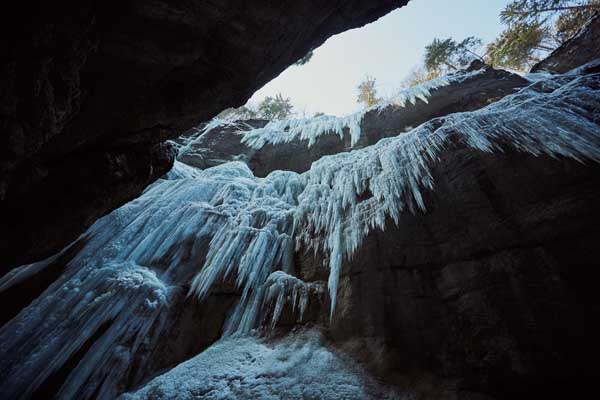 Meterlange Eiszapfen