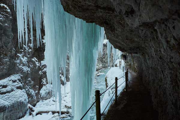 Gang durch die Partnachklamm im Winter
