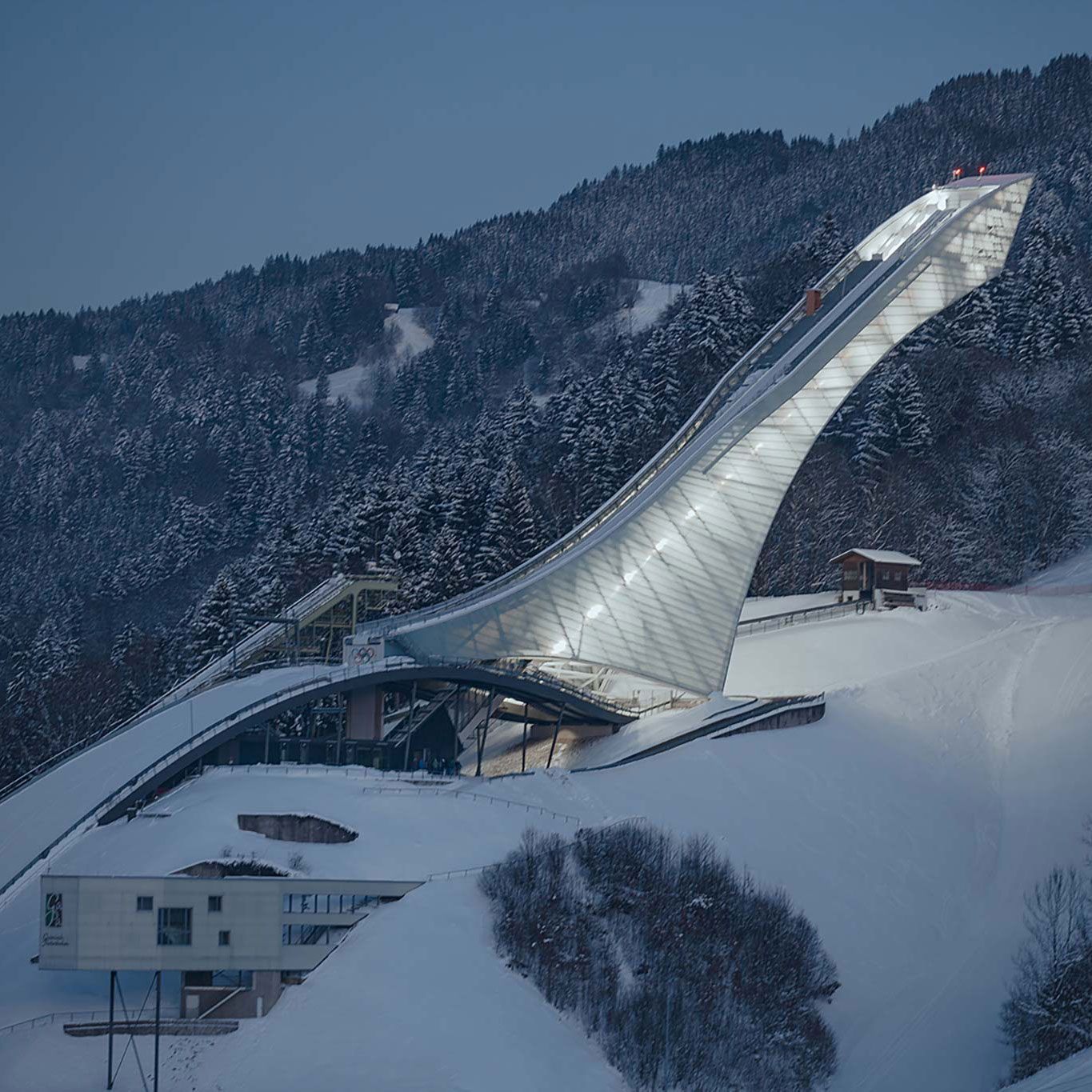 Skisprungschanze in Garmisch-Partenkirchen - Austragungsort des Neujahrsspringens während der Vierschanzentournee